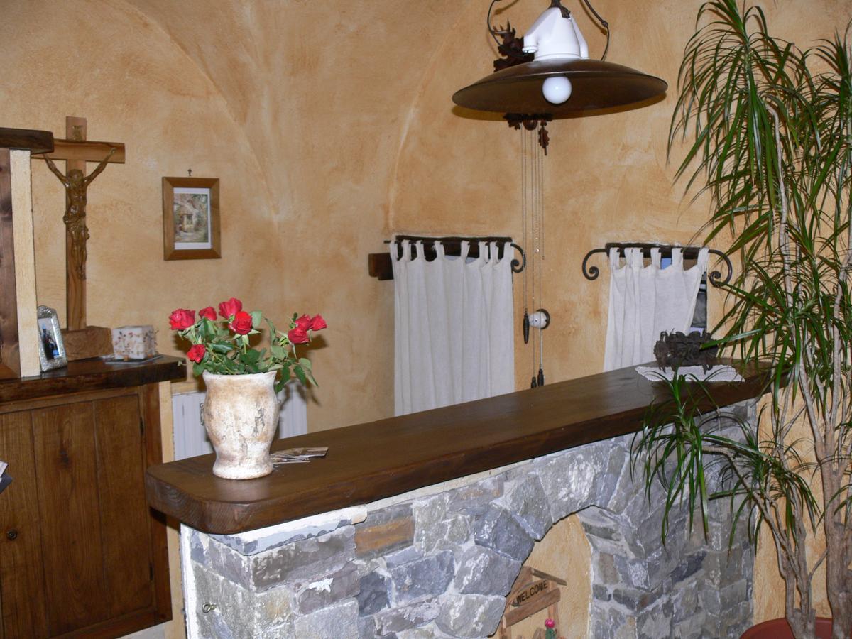 Il Cappellaio Matto Bed and Breakfast Montalto Ligure Exterior foto