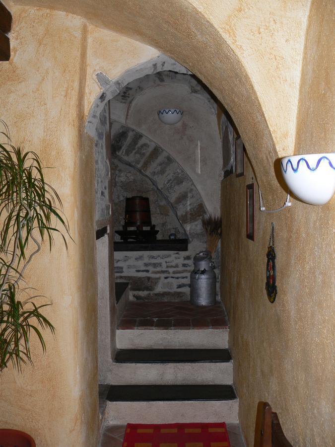 Il Cappellaio Matto Bed and Breakfast Montalto Ligure Exterior foto