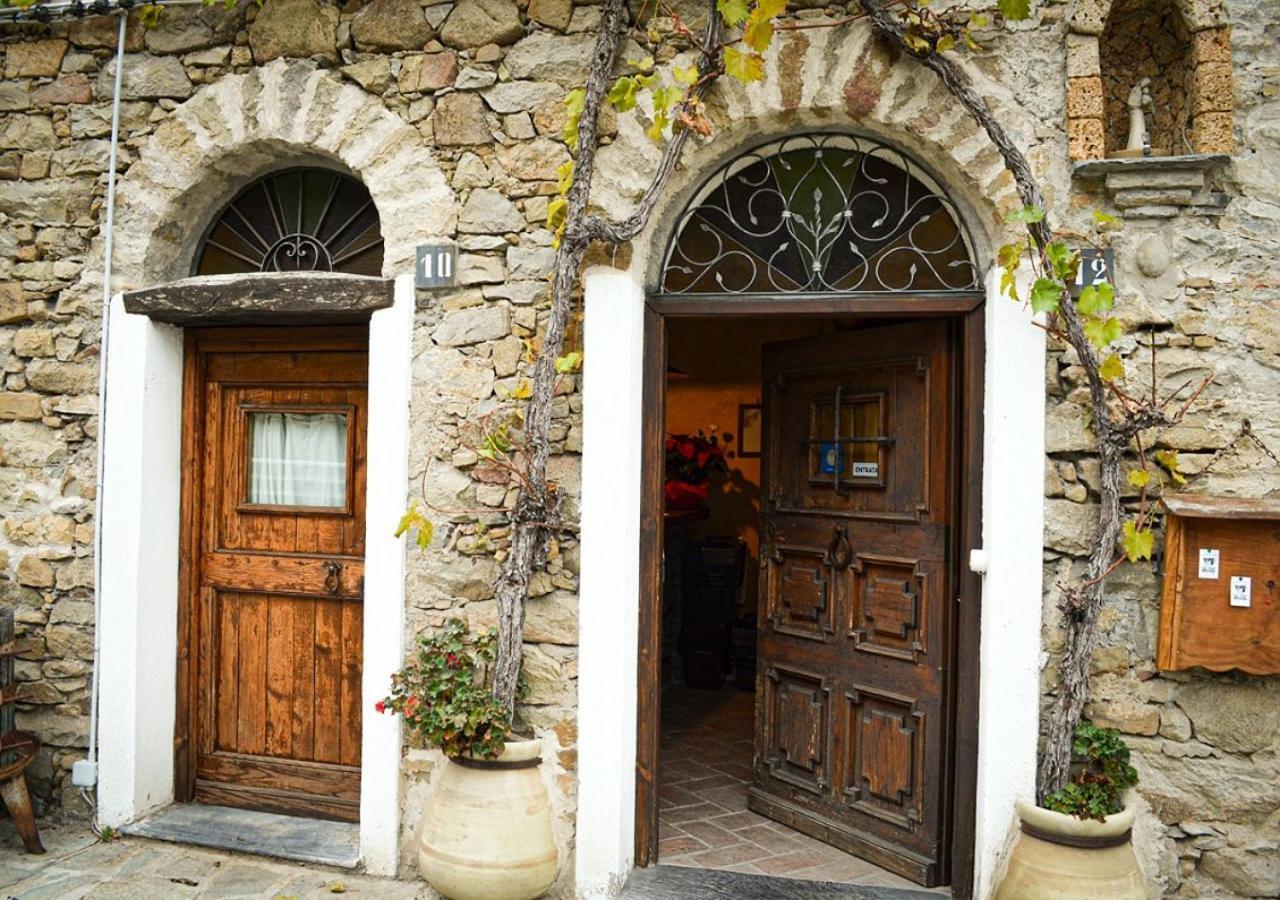 Il Cappellaio Matto Bed and Breakfast Montalto Ligure Exterior foto