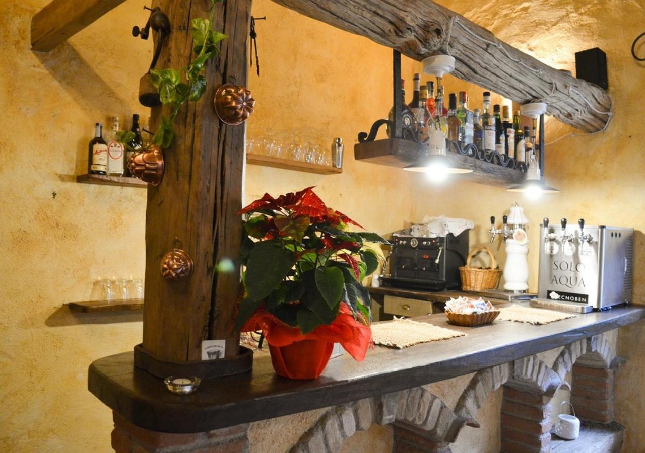 Il Cappellaio Matto Bed and Breakfast Montalto Ligure Exterior foto