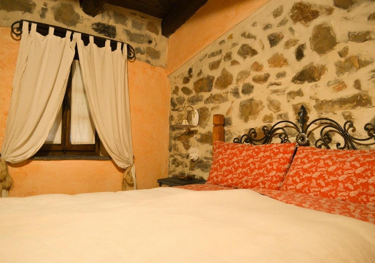 Il Cappellaio Matto Bed and Breakfast Montalto Ligure Exterior foto