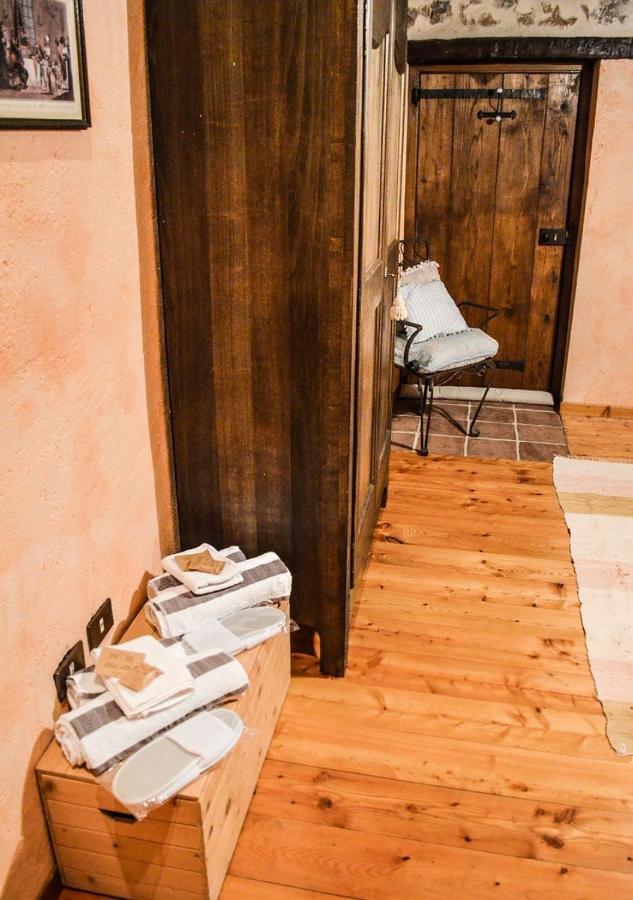 Il Cappellaio Matto Bed and Breakfast Montalto Ligure Exterior foto