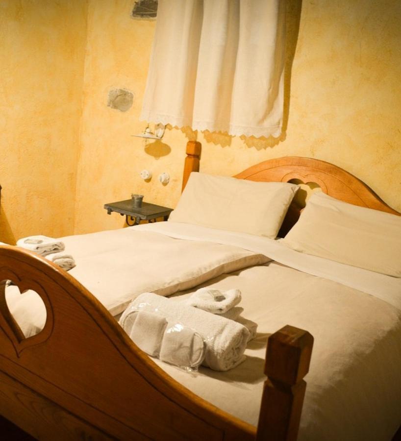 Il Cappellaio Matto Bed and Breakfast Montalto Ligure Exterior foto