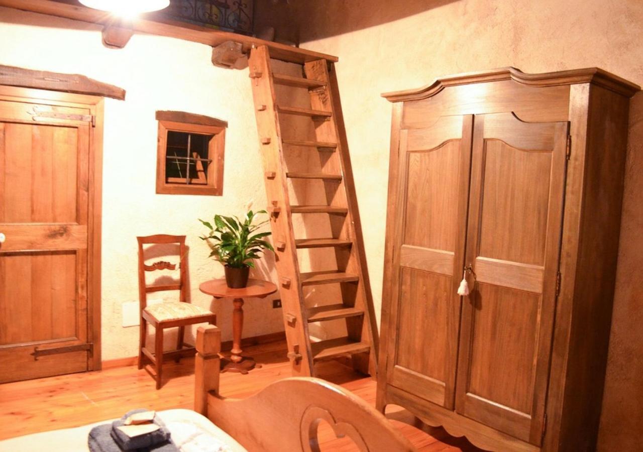 Il Cappellaio Matto Bed and Breakfast Montalto Ligure Exterior foto